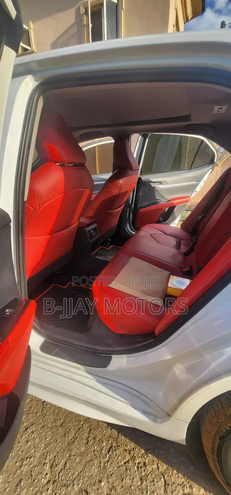 Toyota Camry XSE (2.5L 4cyl 8A) 2019 White