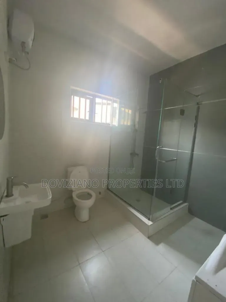 4bdrm Duplex in Agungi for rent