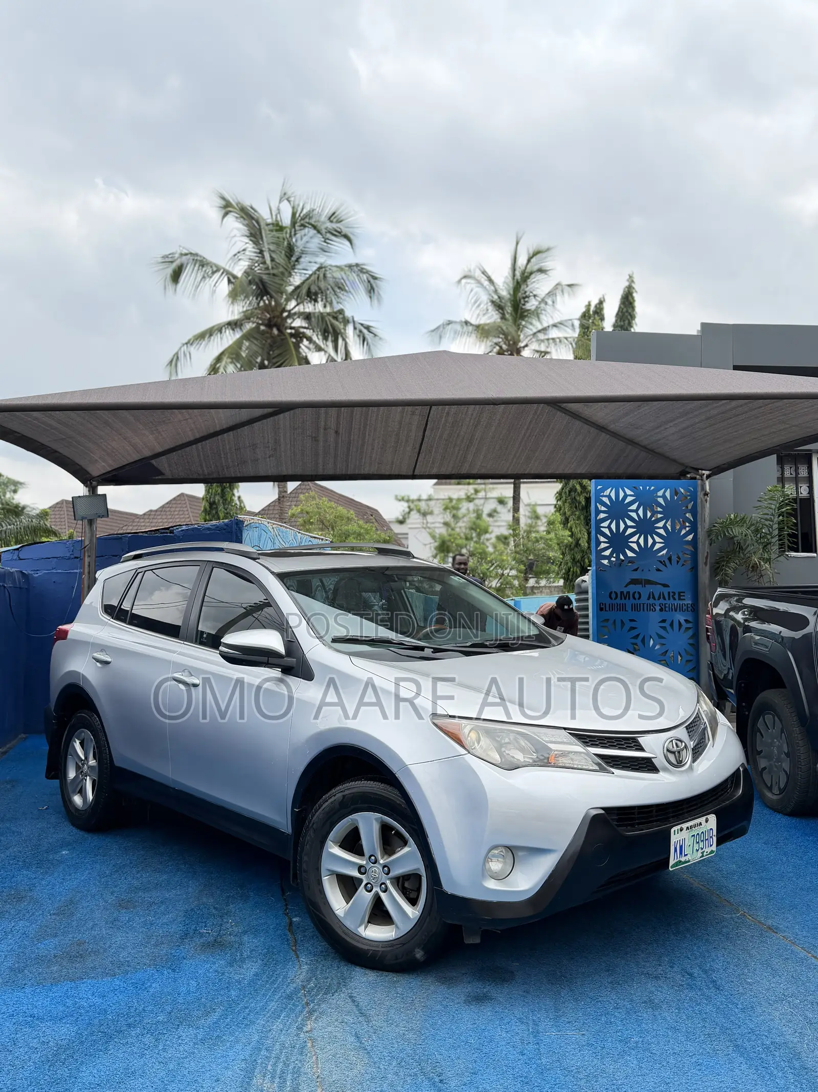 Toyota RAV4 XLE 4dr SUV (2.5L 4cyl 6A) 2014 Silver