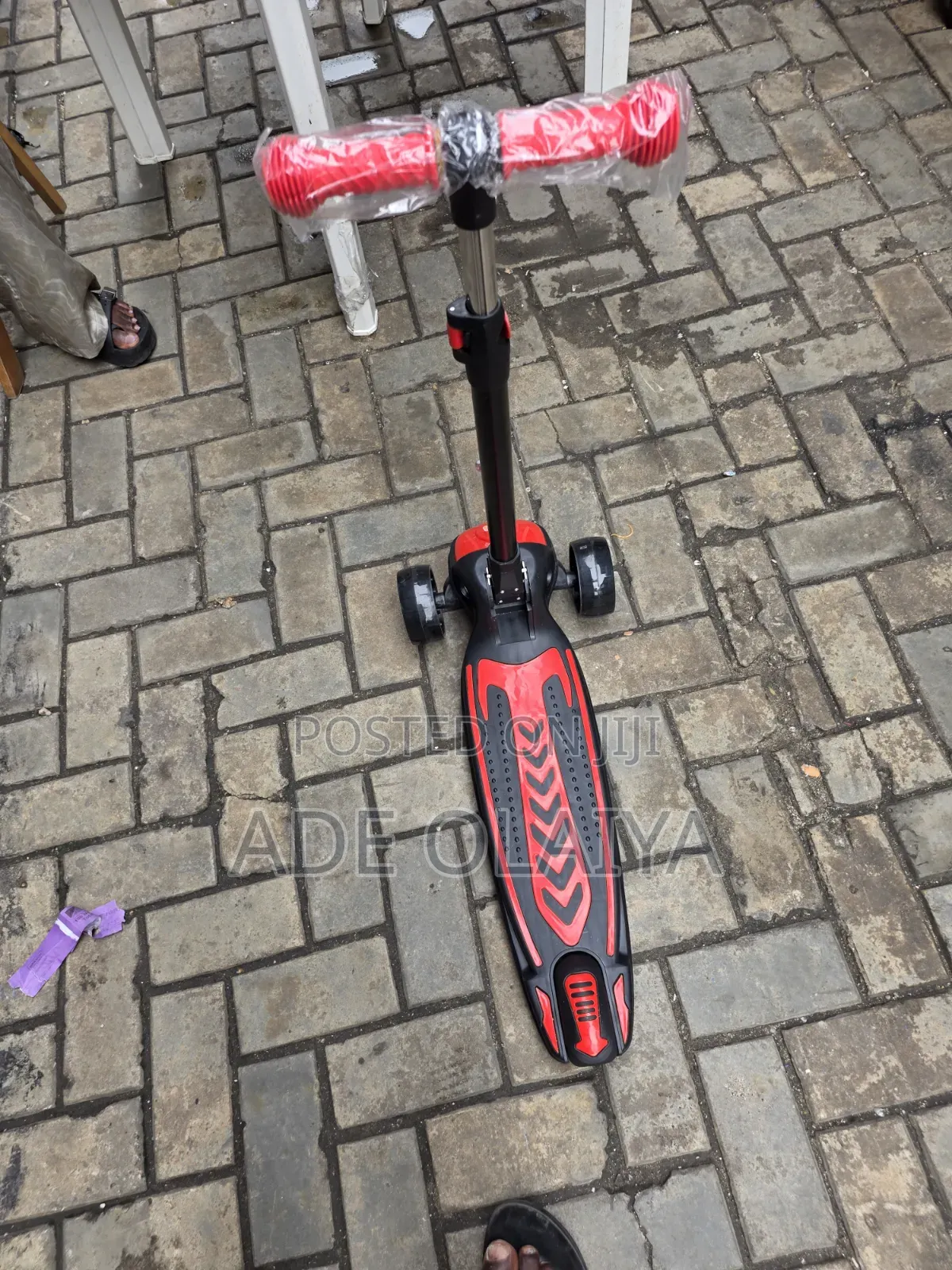 Foldable 3-Wheel Scooter for Children With Red Handles