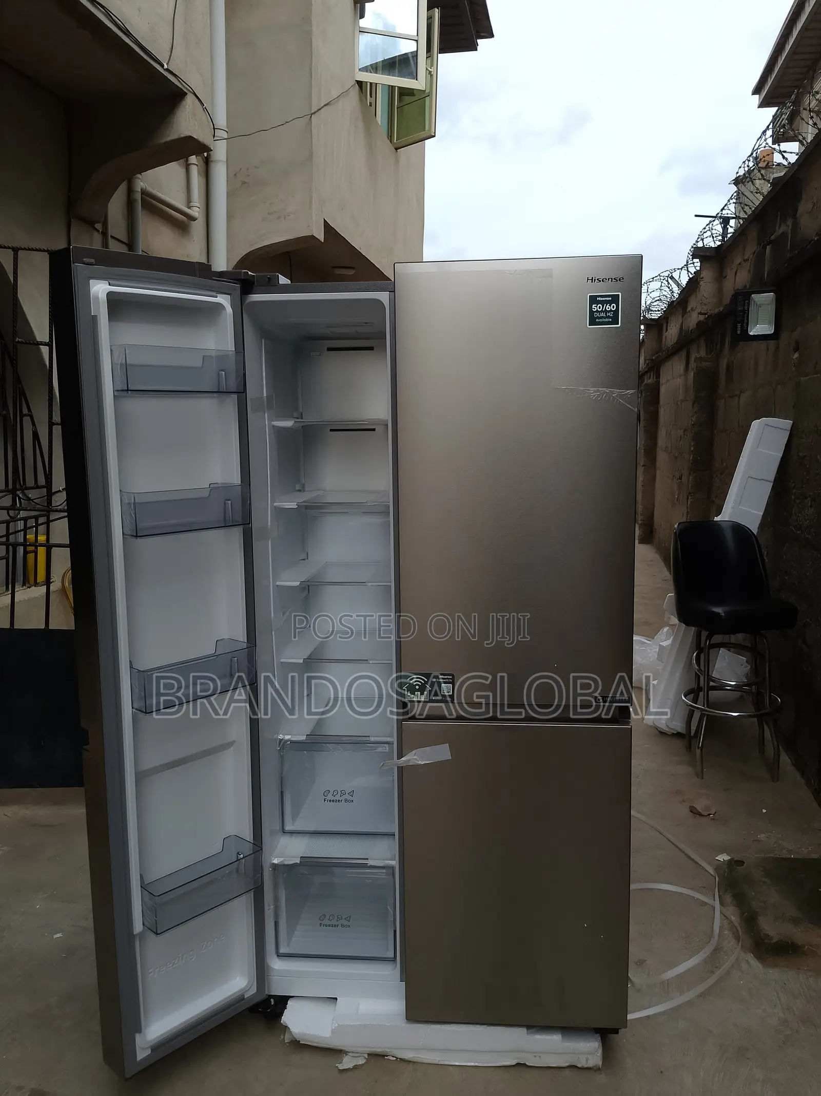 Hisense 637l Side by Side Refrigerator With Ample Capacity[Rs-87ws]