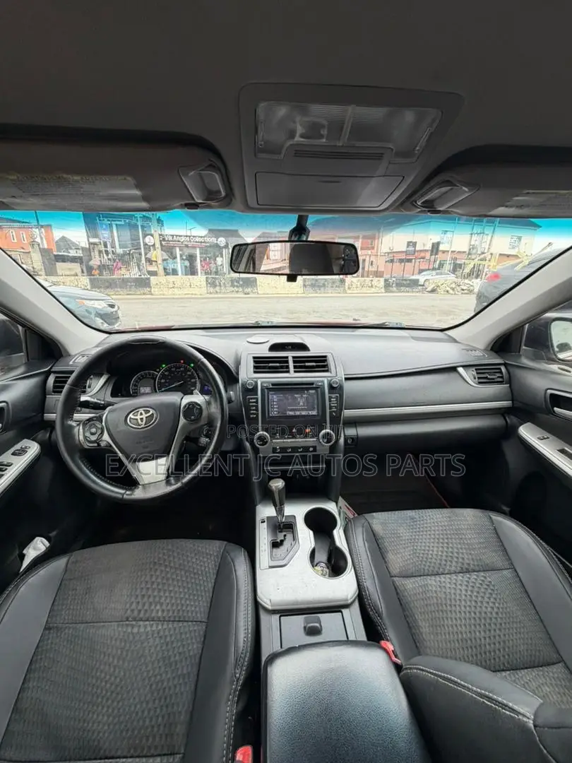 Toyota Camry SE V6 4dr Sedan (3.5L 6cyl 6A) 2013 Red
