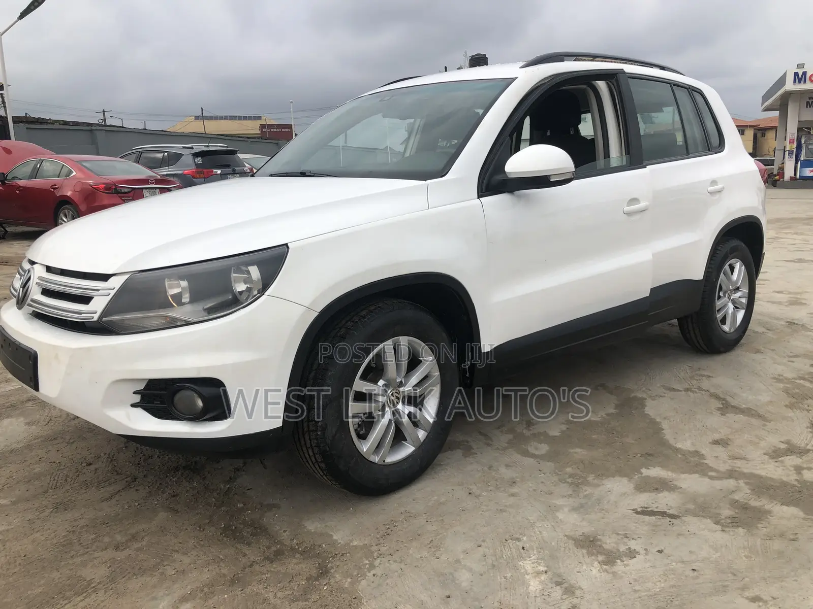 Volkswagen Tiguan S with Sunroof 2013 White