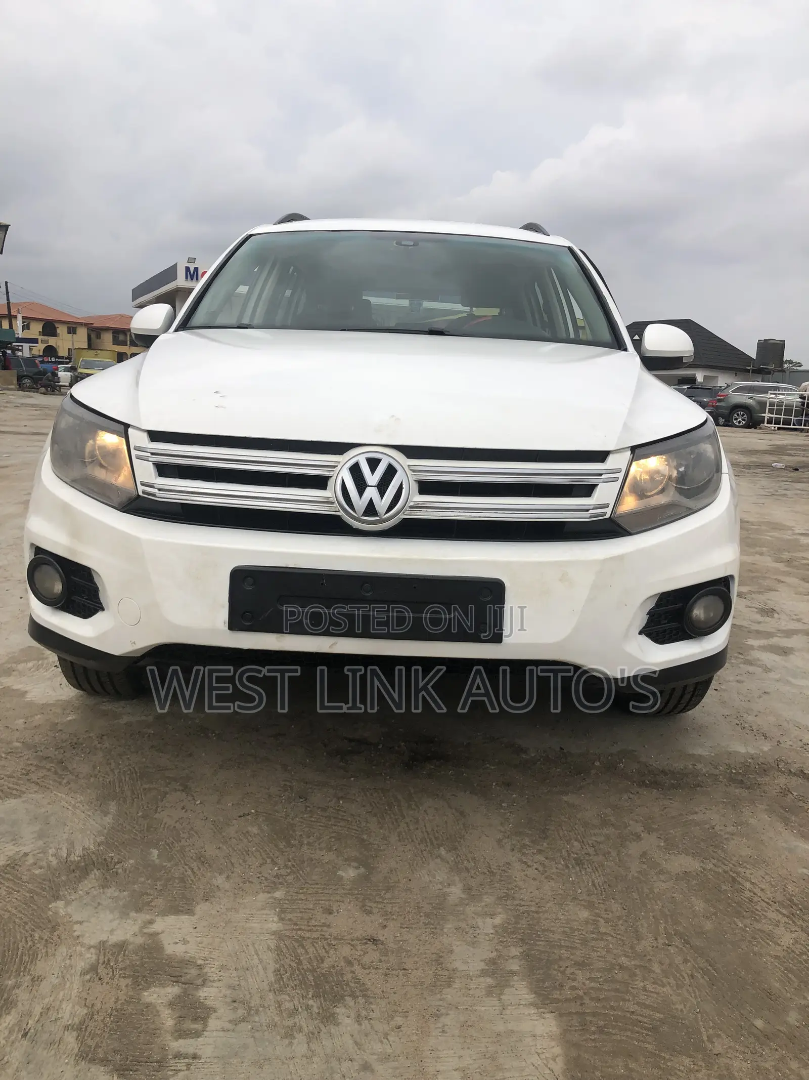 Volkswagen Tiguan S with Sunroof 2013 White