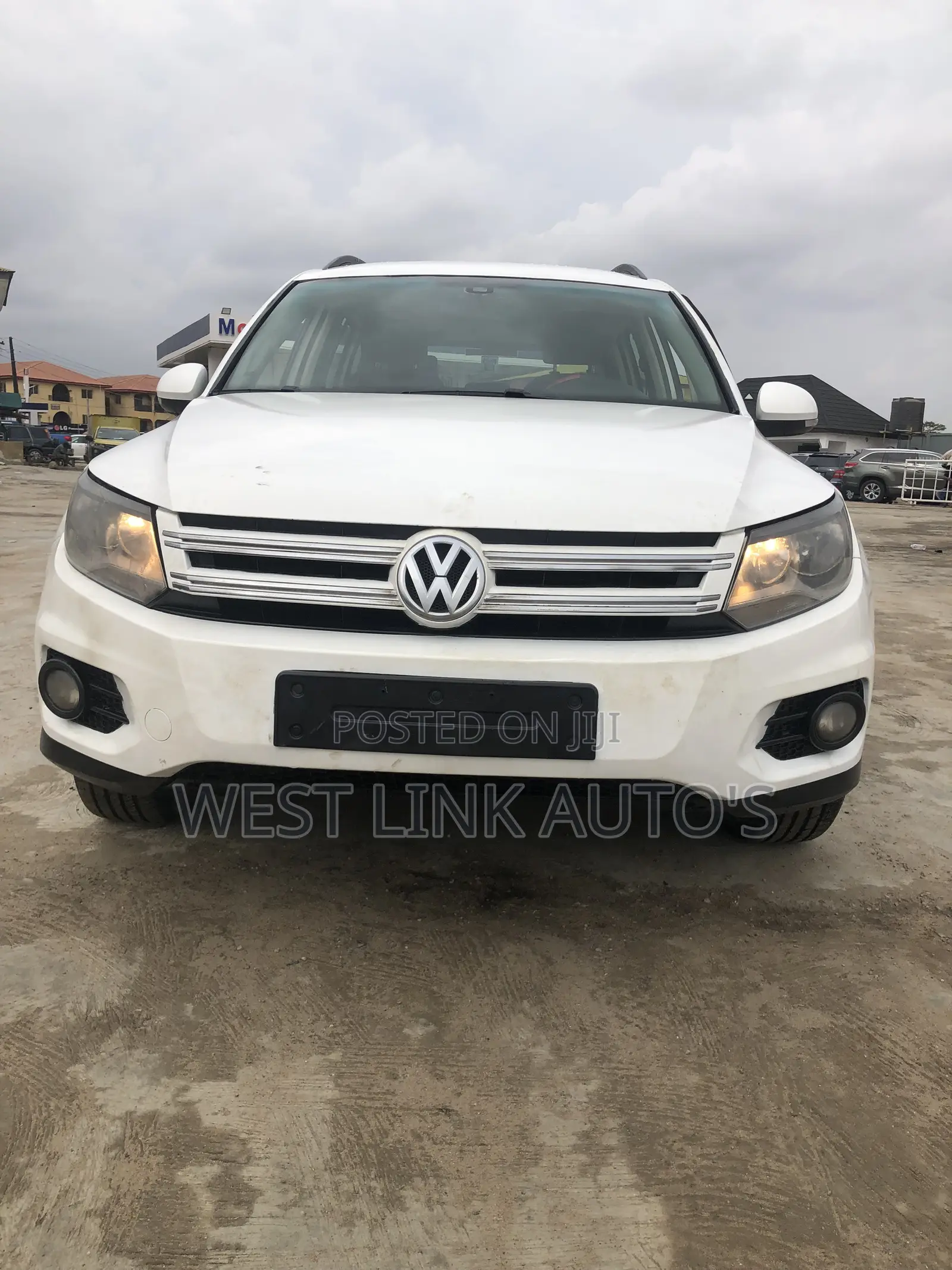 Volkswagen Tiguan S with Sunroof 2013 White