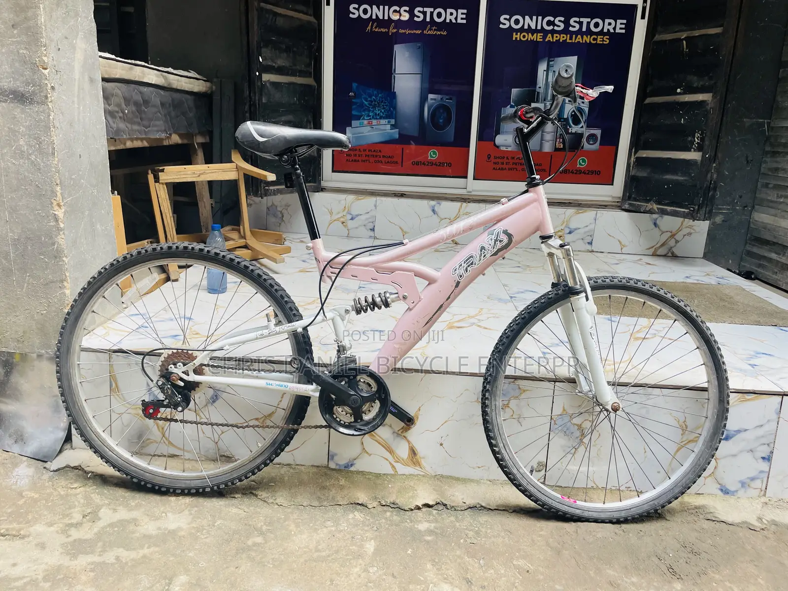Trax Adult Bicycle / Working Perfectly/ Lagos Alaba
