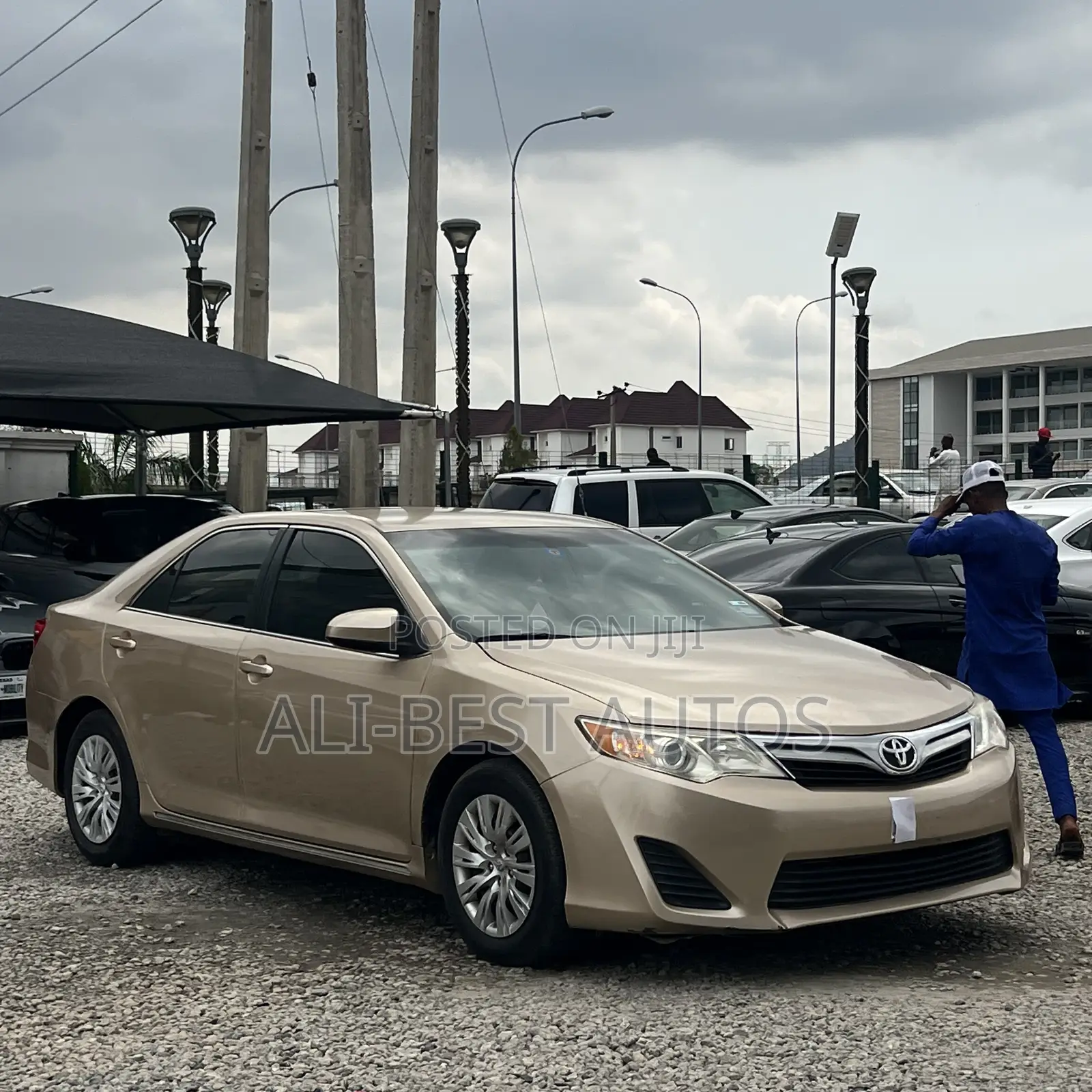 Toyota Camry 2012 Gold