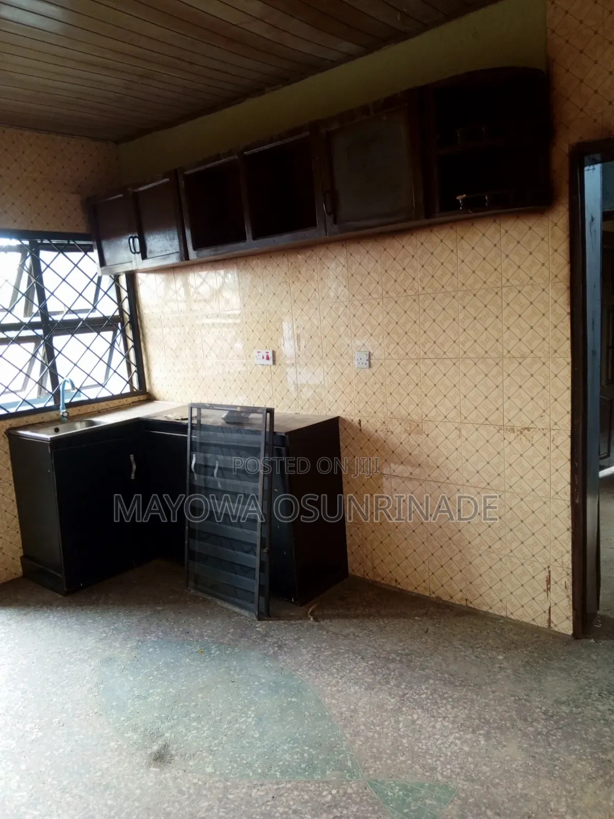 3bdrm Apartment in Ologuneru for rent