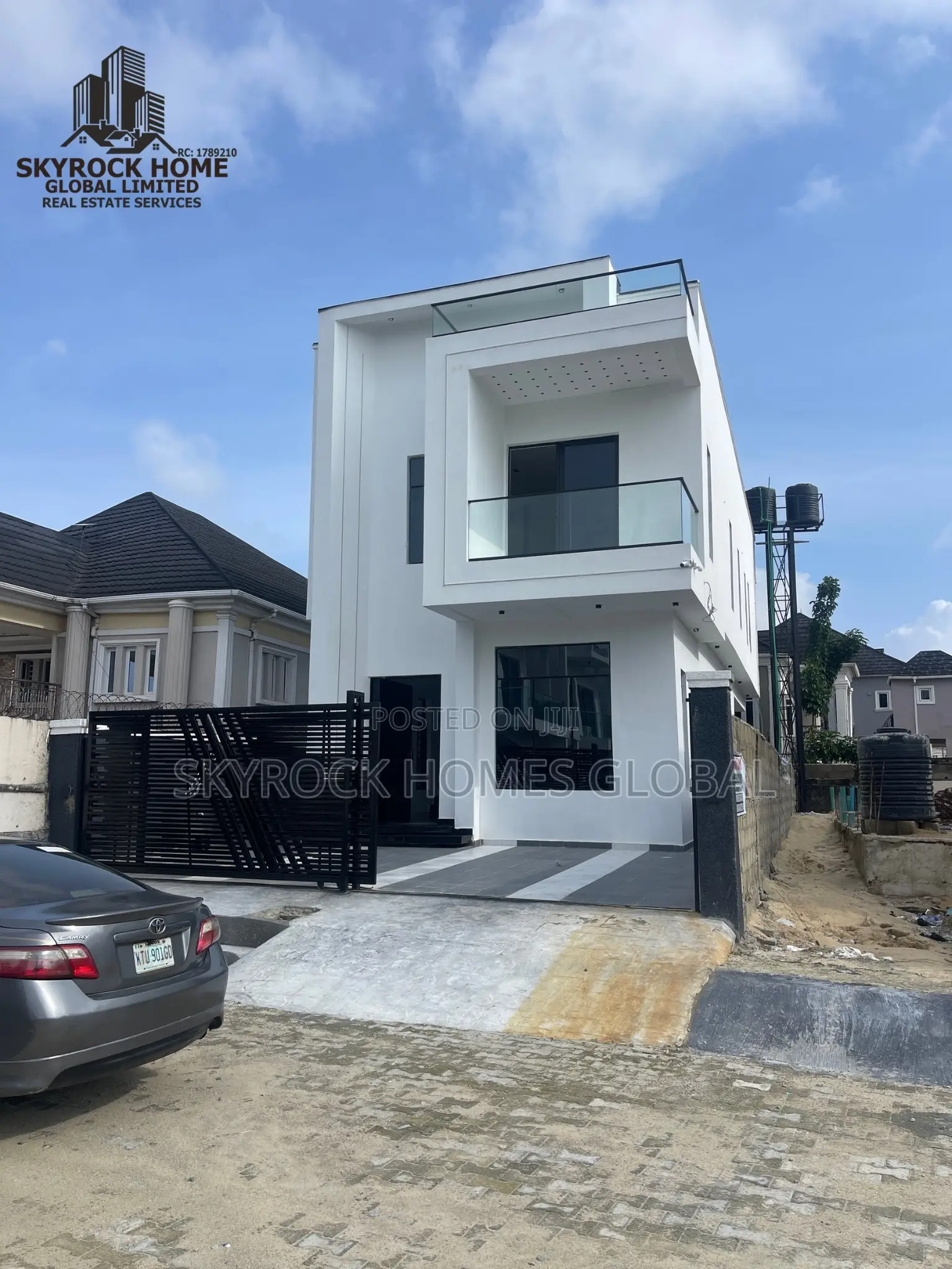 4bdrm Duplex in Thomas Estate for sale