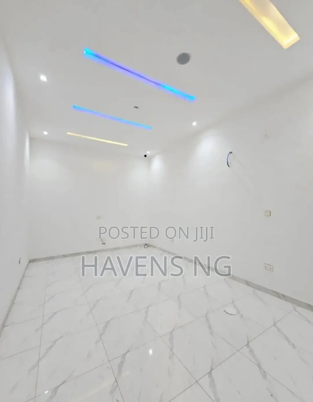 5bdrm Duplex in Ikota for sale