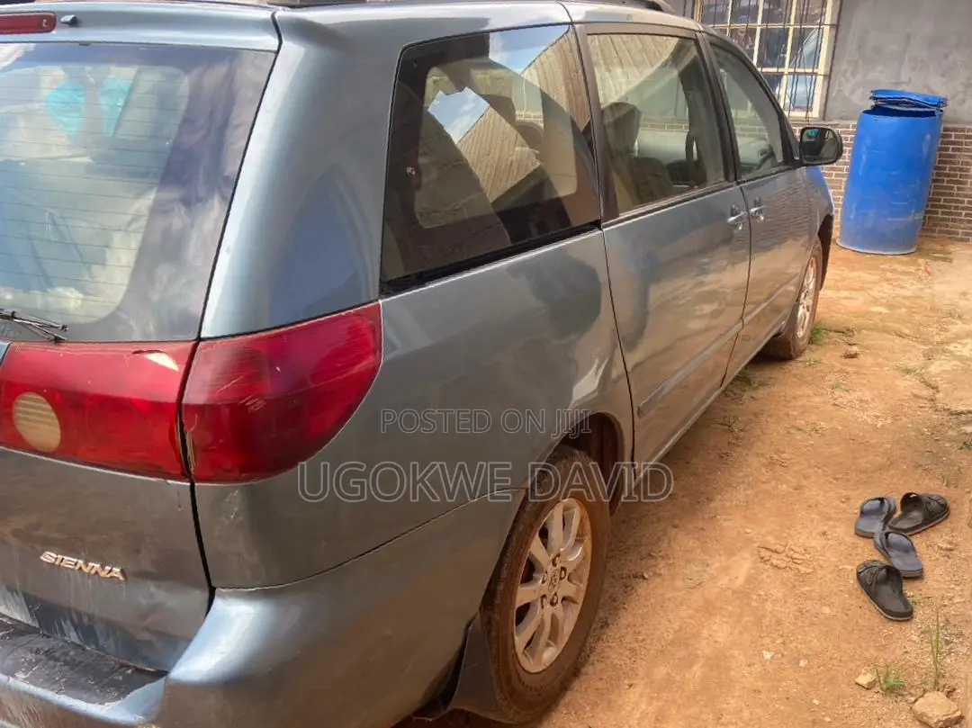 Toyota Sienna 2008 Blue