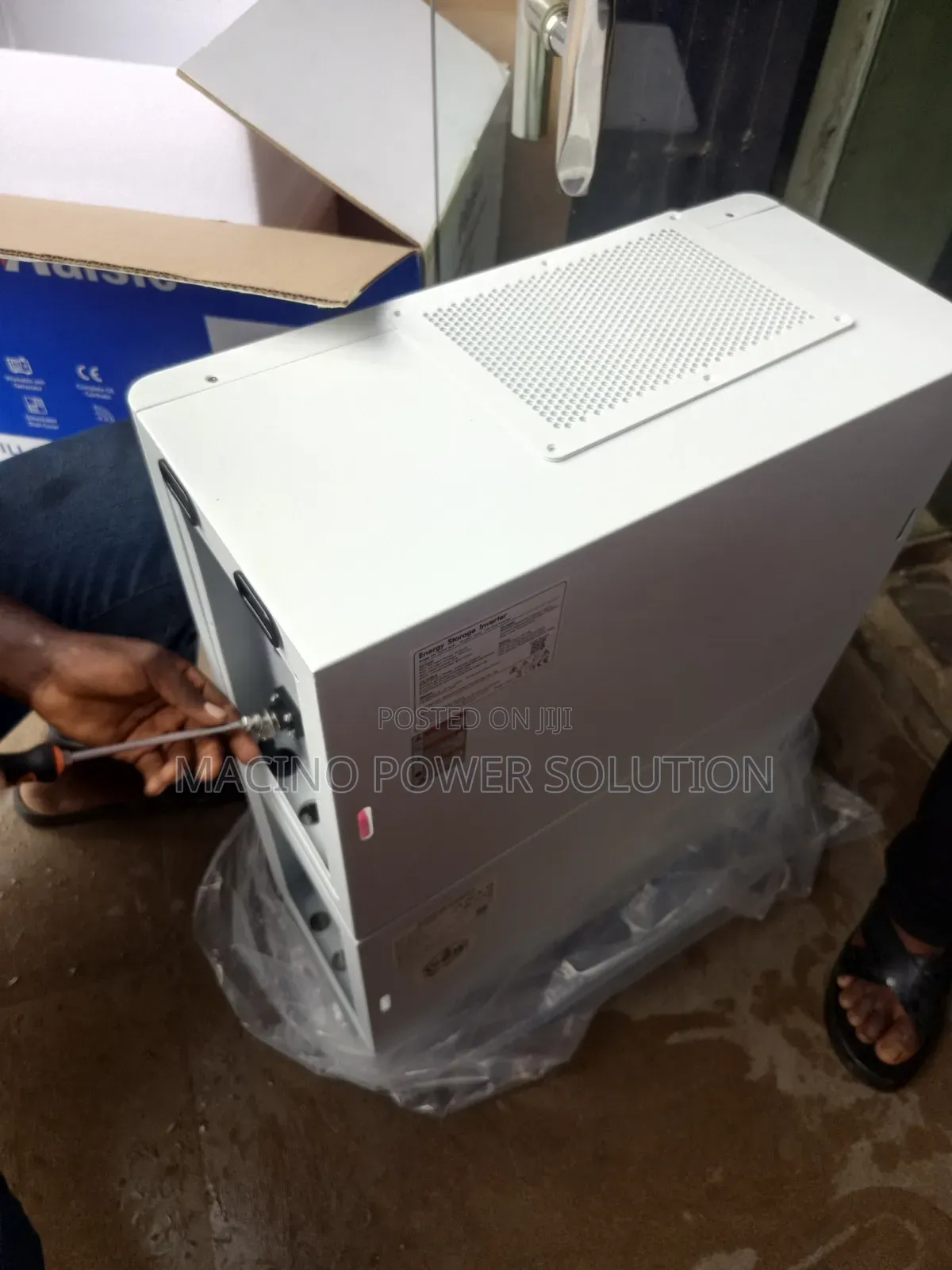 Haisic 8kwh-4.2kva All in One Solar Generator