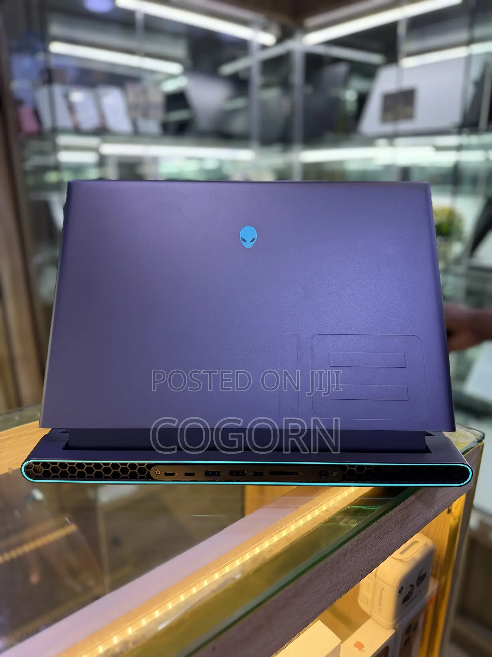 Laptop Alienware M18 R2 32GB AMD Ryzen 9 SSD 1T
