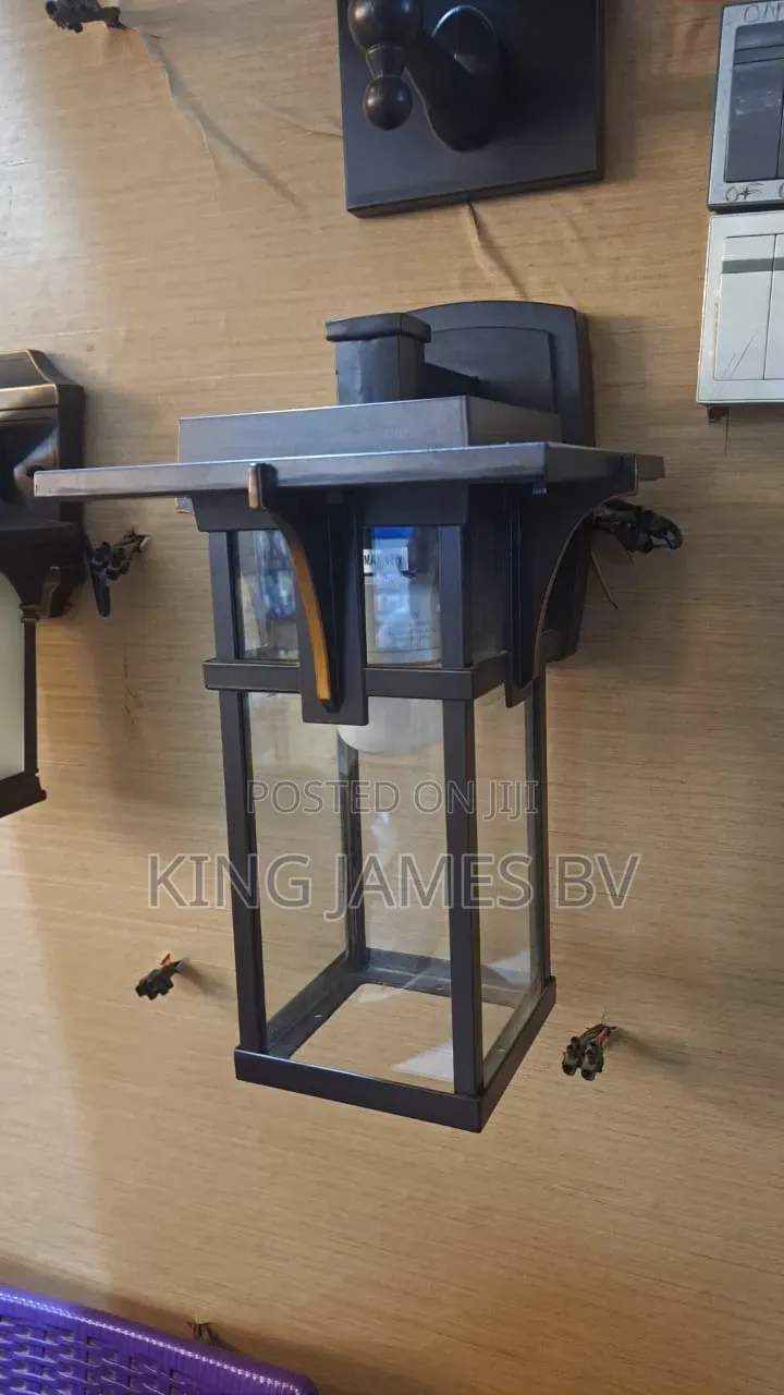 Black Cylind Wall Light