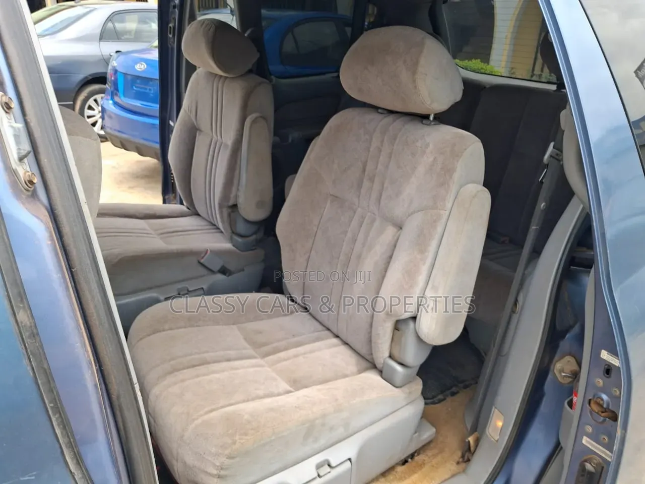 Toyota Sienna LE & 1 hatch 2000 Blue