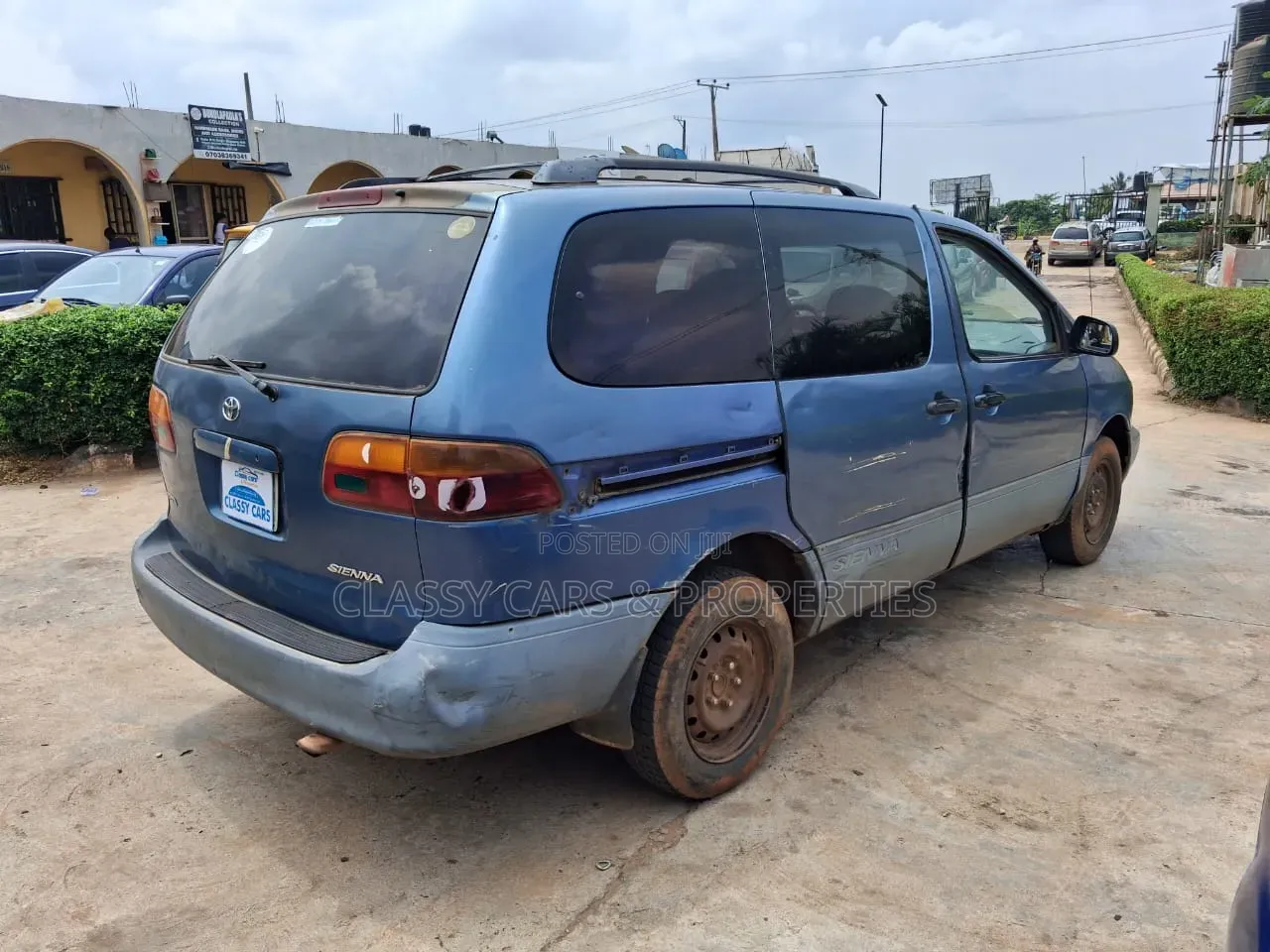 Toyota Sienna LE & 1 hatch 2000 Blue