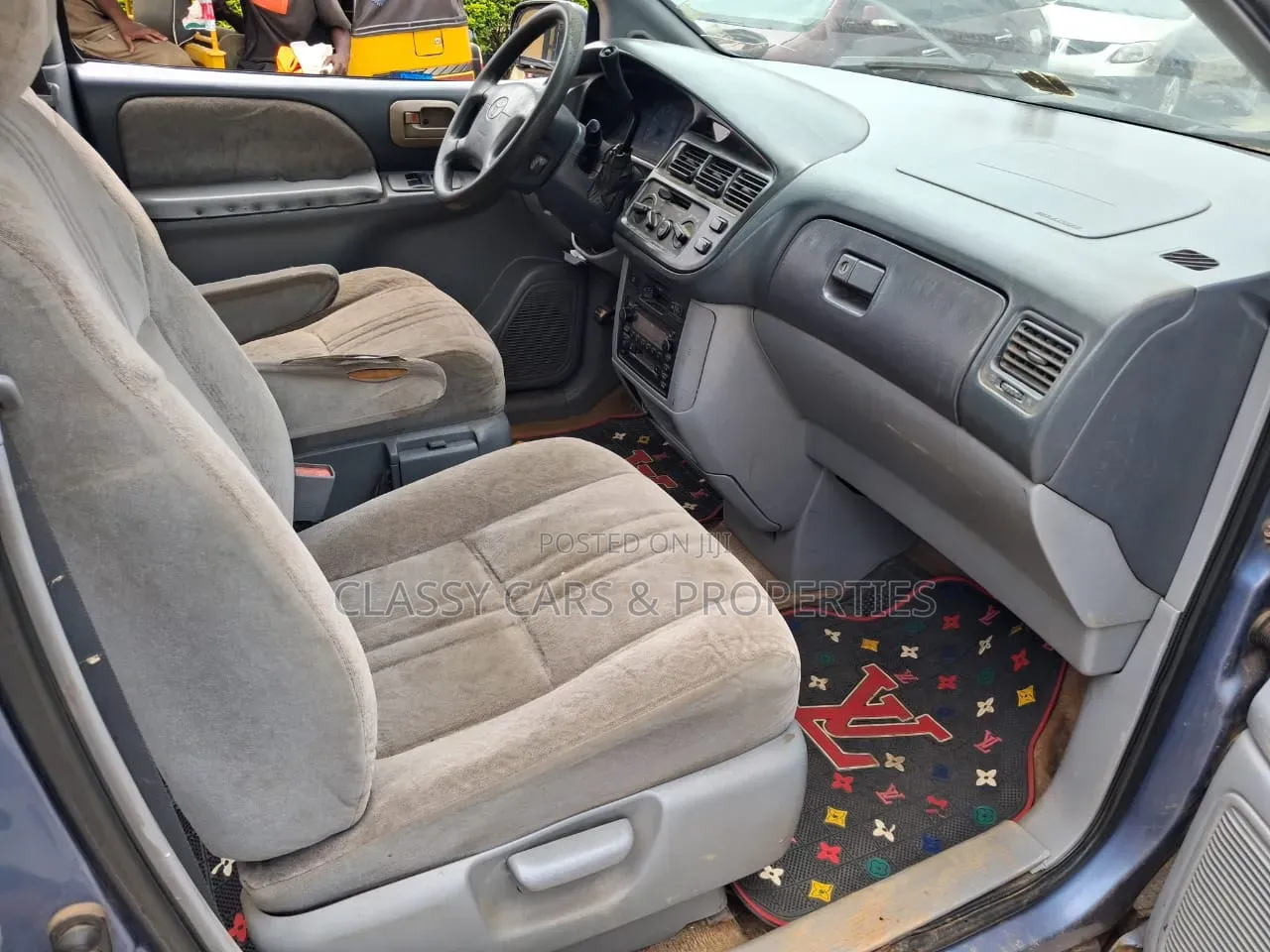 Toyota Sienna LE & 1 hatch 2000 Blue