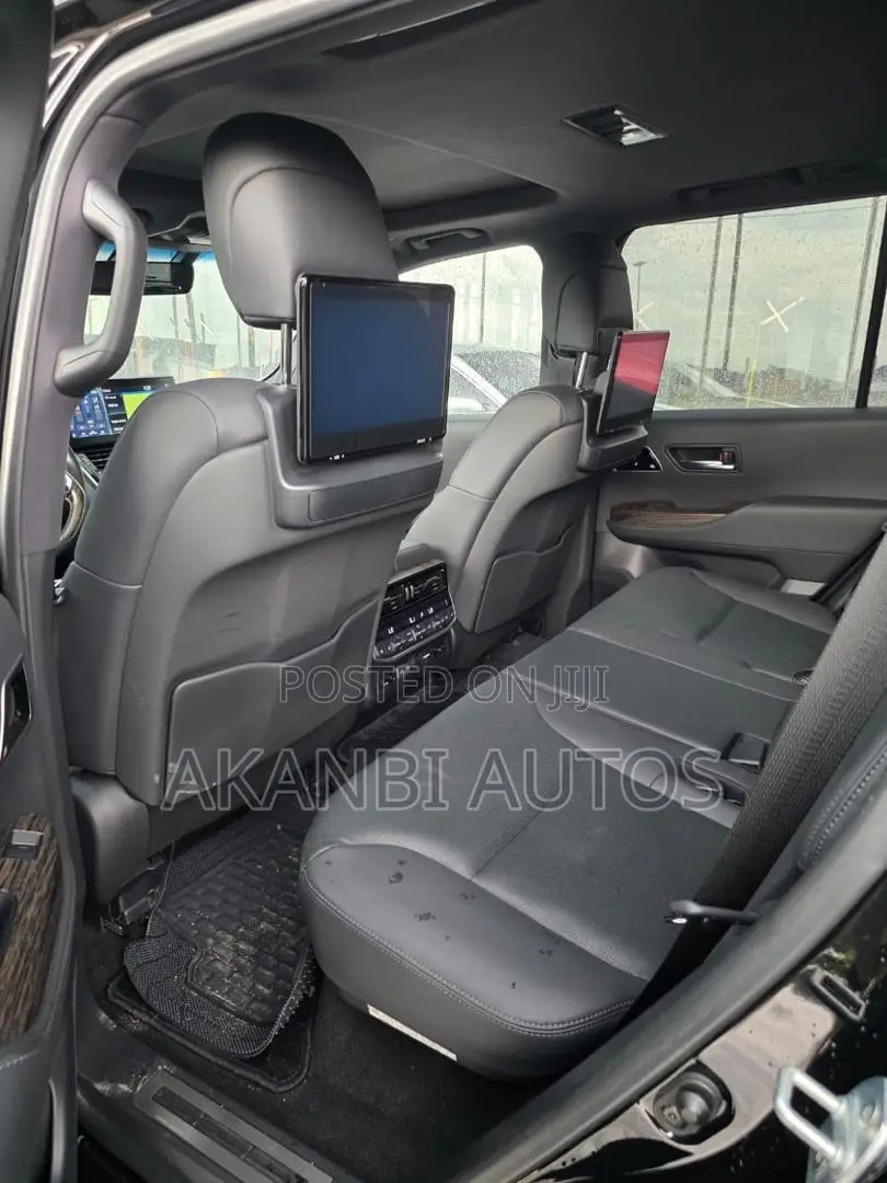 Toyota Land Cruiser 2023 Black