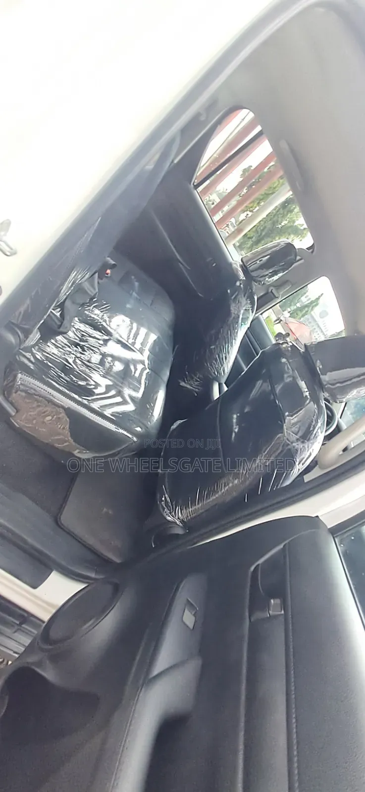 Toyota Hilux 2023 White