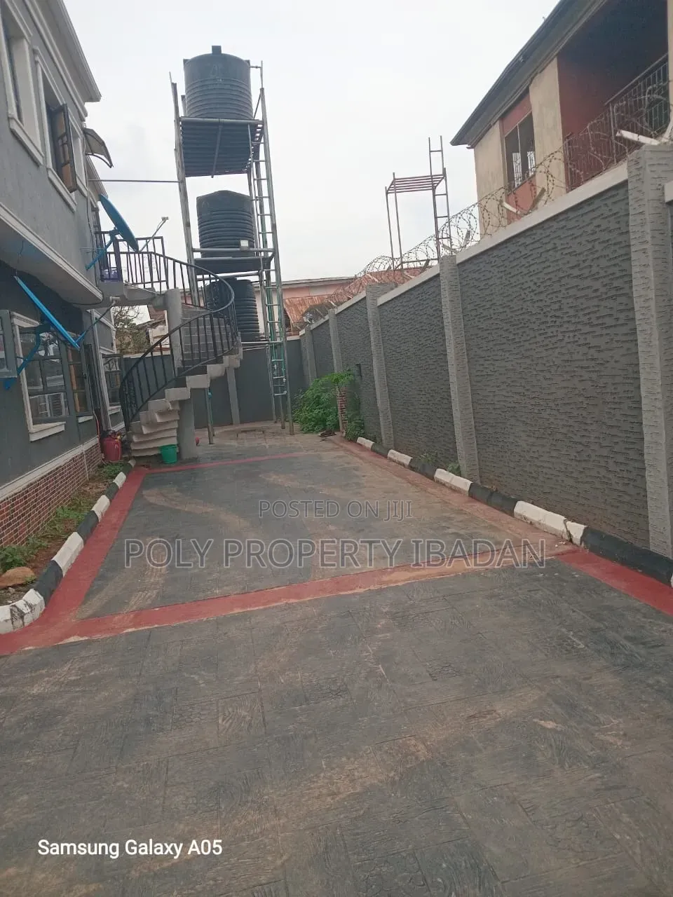 2bdrm Block of Flats in Tinubu Estate, Iwo Road for rent