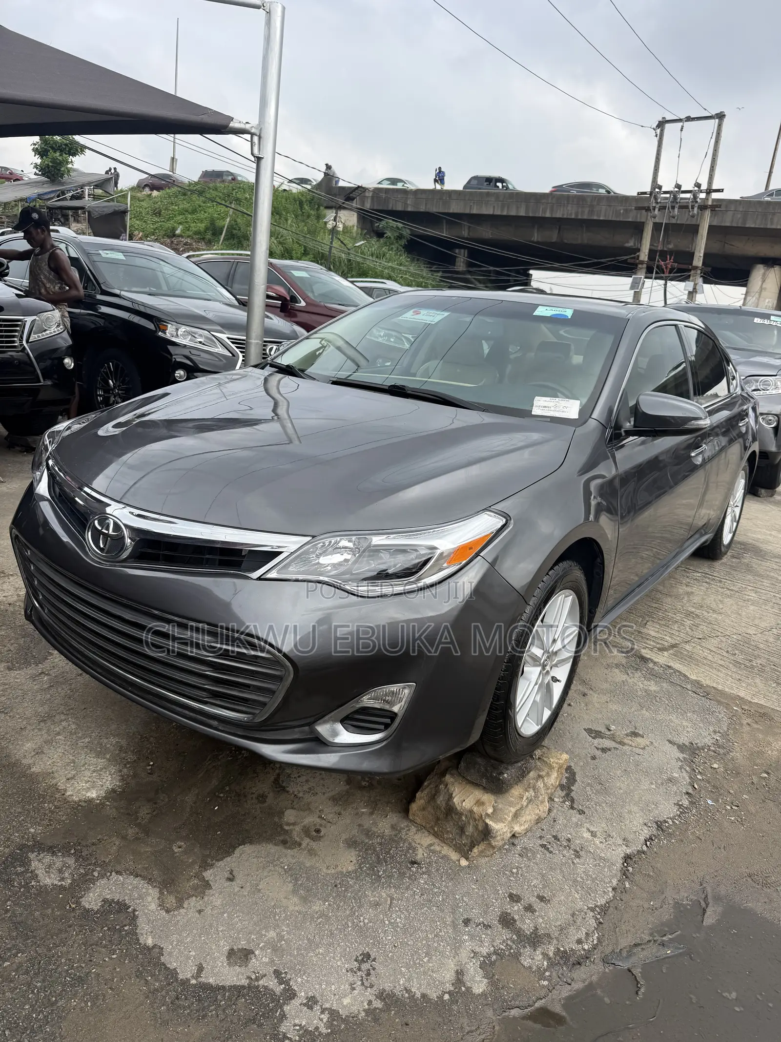Toyota Avalon XLE Premium Sedan FWD (3.5L 6cyl 6A) 2013 Gray