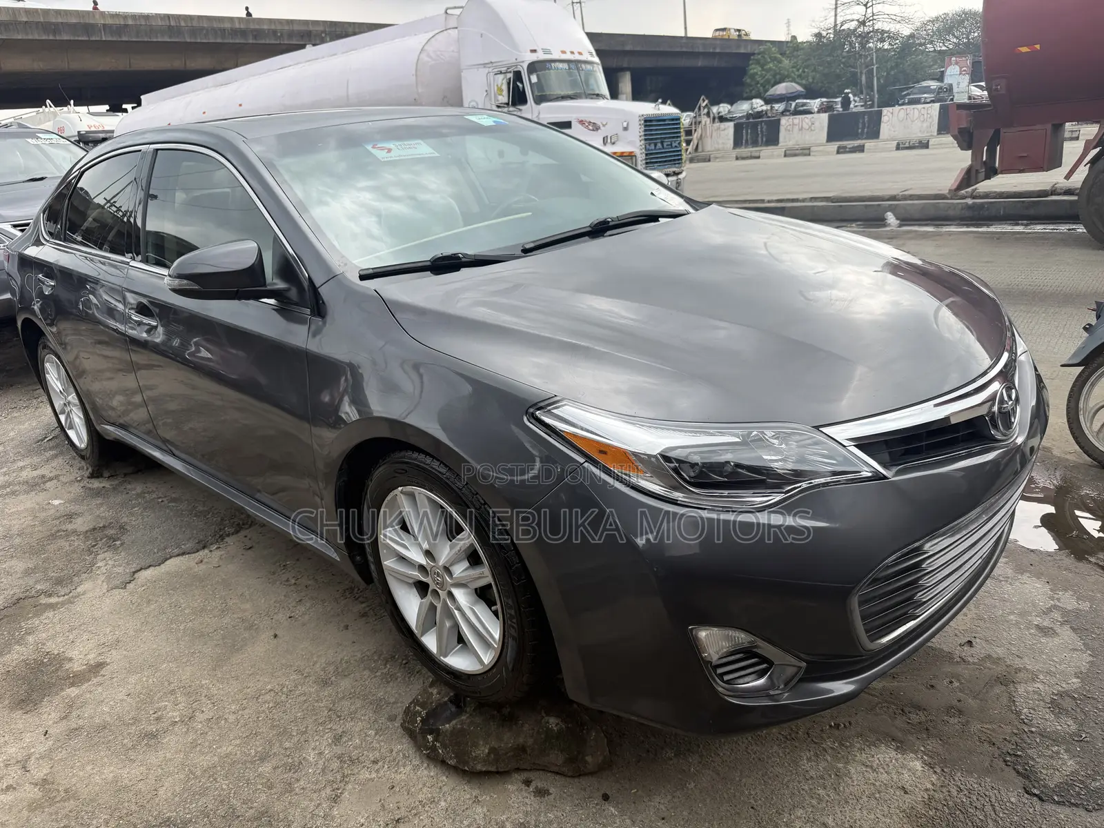 Toyota Avalon XLE Premium Sedan FWD (3.5L 6cyl 6A) 2013 Gray