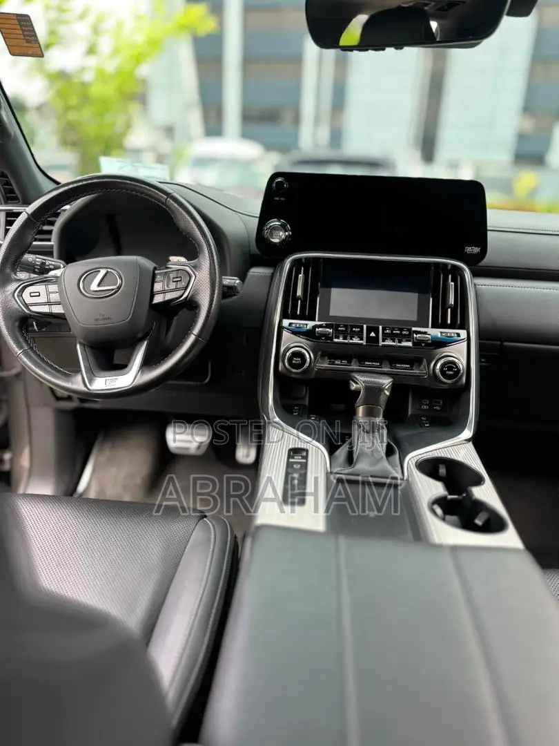 Lexus LX 600 2022 Gray
