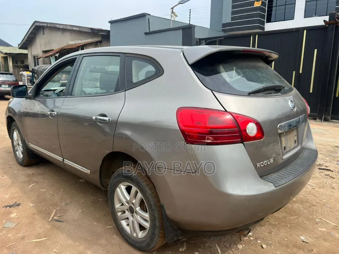 Nissan Rogue SV 2012 Gray