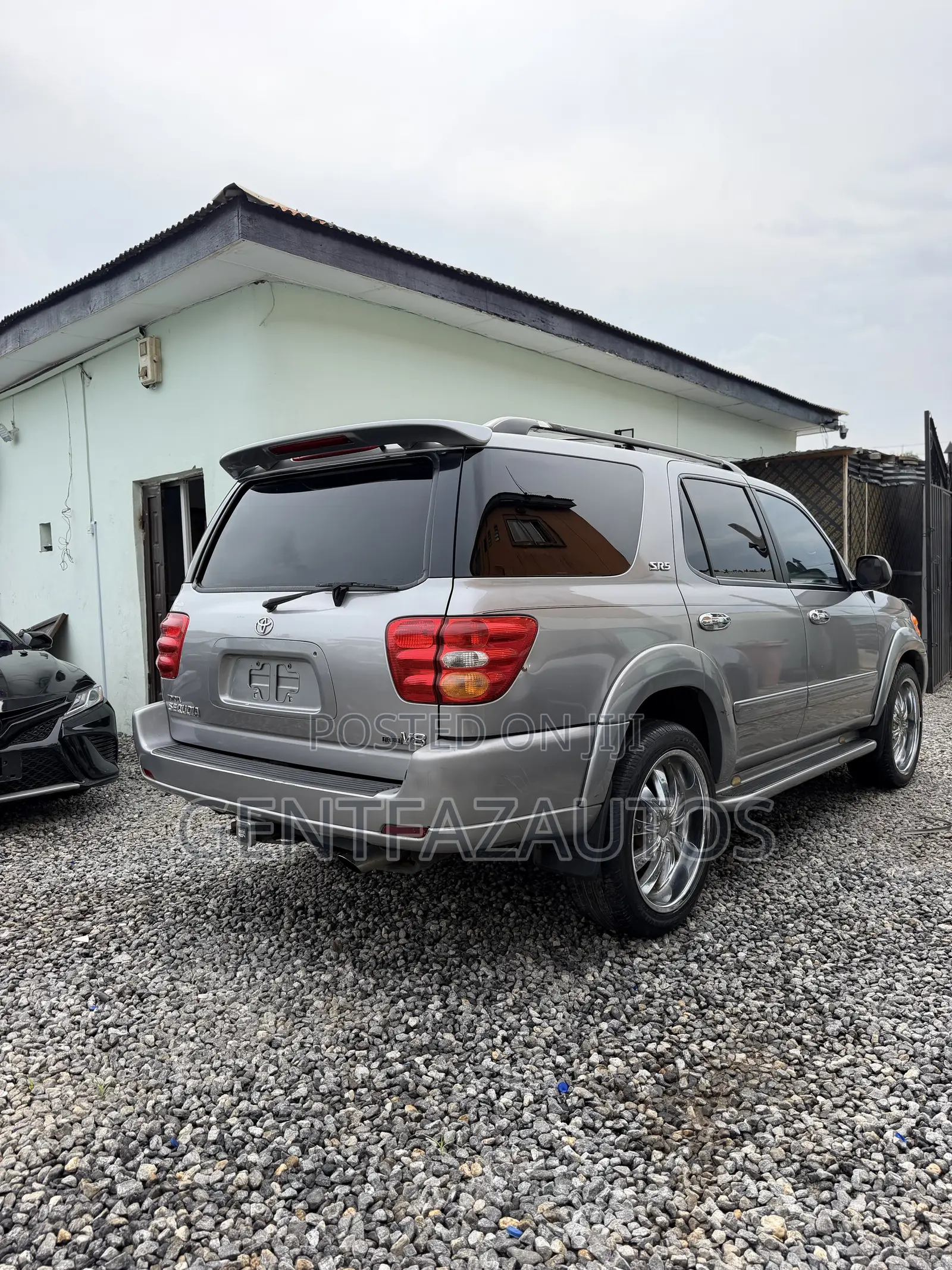 Toyota Sequoia Limited 4dr SUV (4.7L 8cyl 4A) 2001 Silver