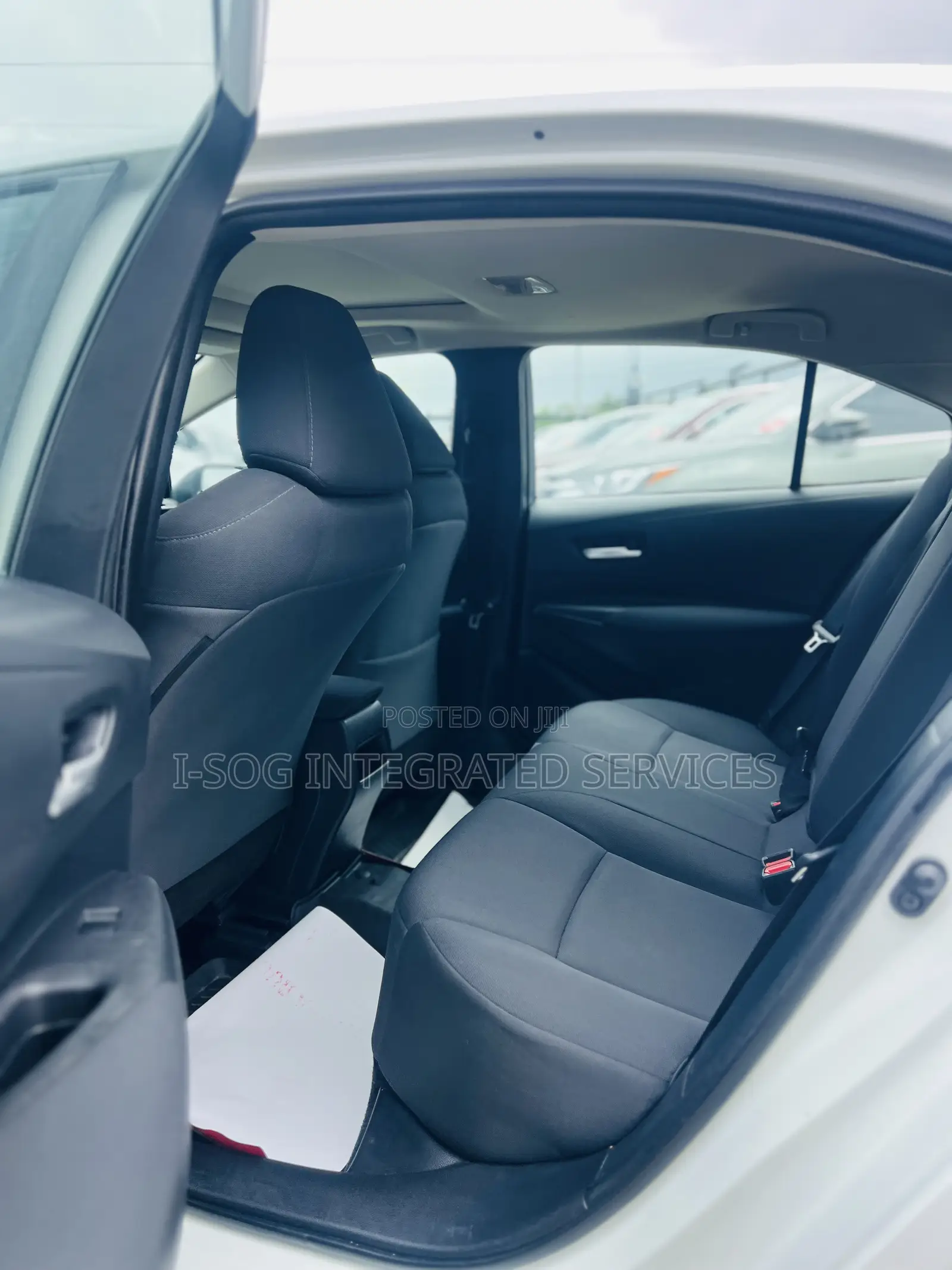 Toyota Corolla LE 2021 White