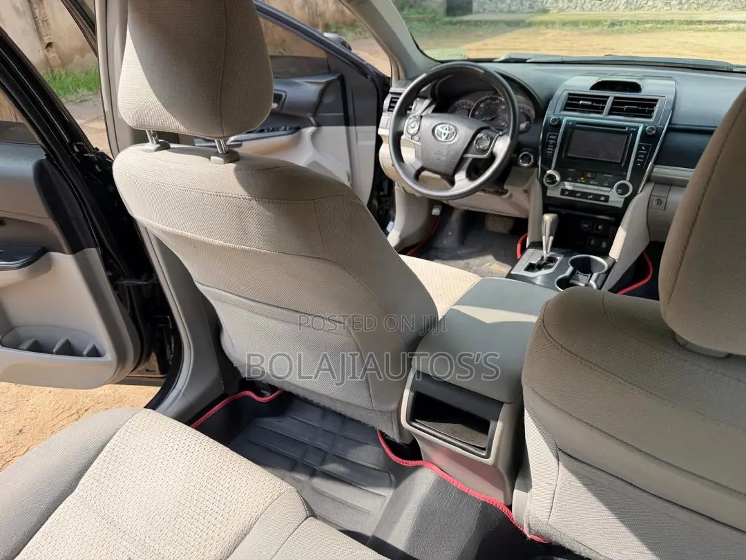 Toyota Camry SE 4dr Sedan (2.5L 4cyl 6A) 2013 Black