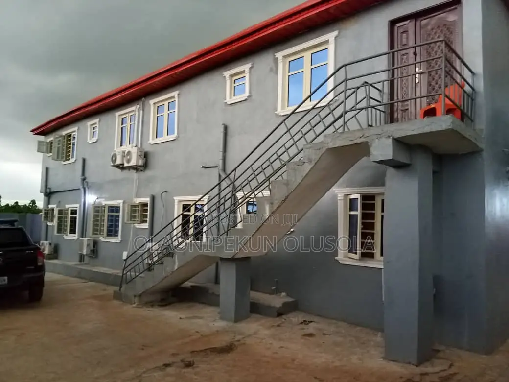 18-Rooms Hotel With Separate Bar