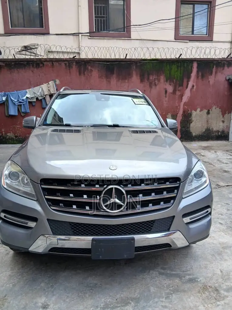 Mercedes-Benz M Class ML350 4MATIC 4dr SUV AWD (3.5L 6cyl 7A) 2014 Gray