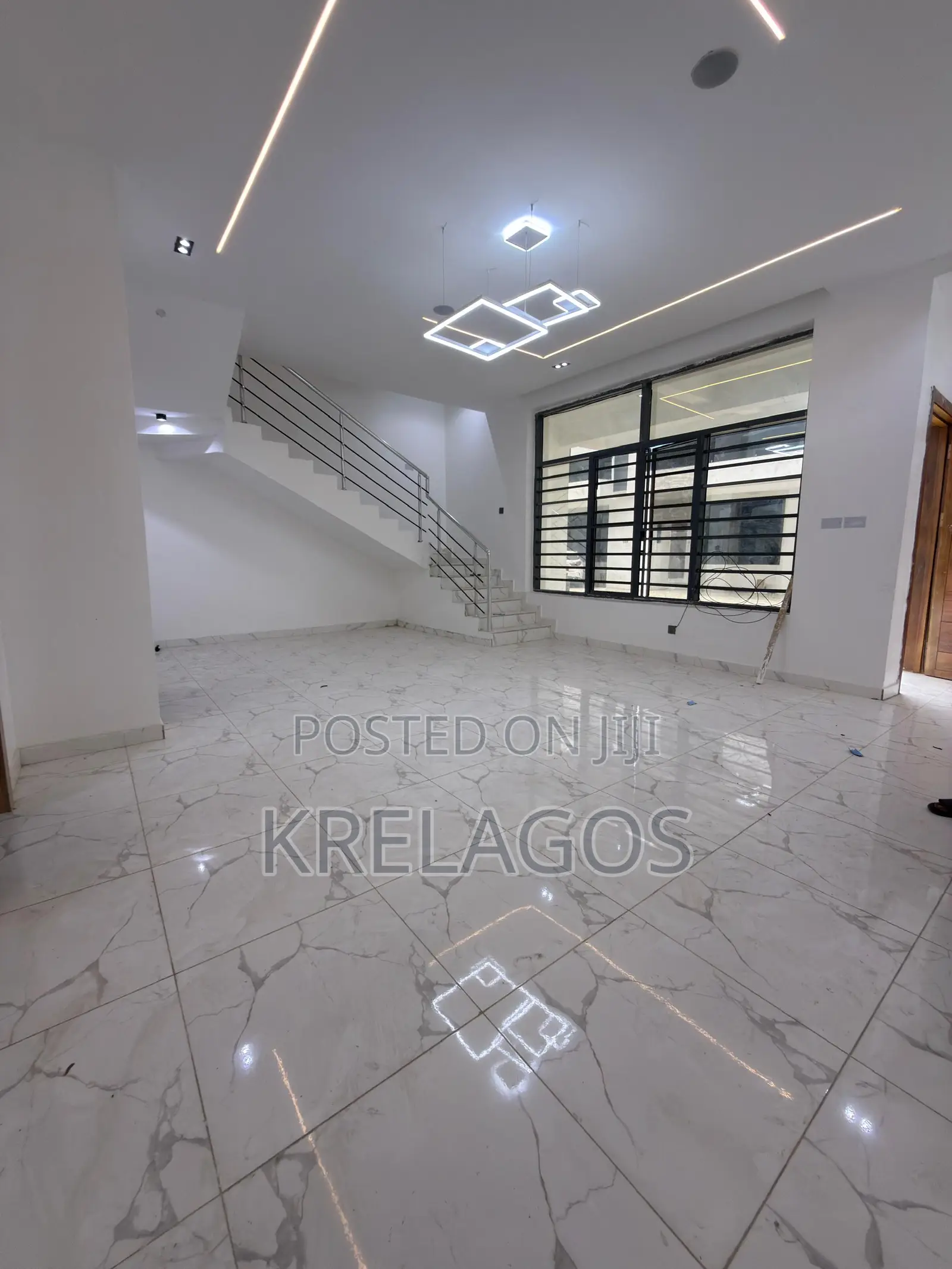 4bdrm Duplex in Ajiwe for sale