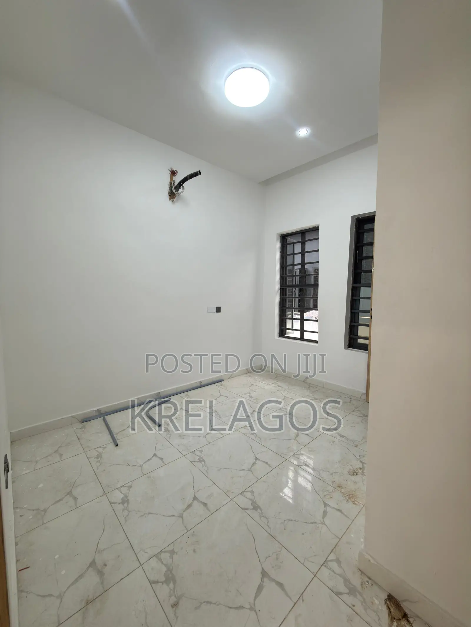 4bdrm Duplex in Ajiwe for sale