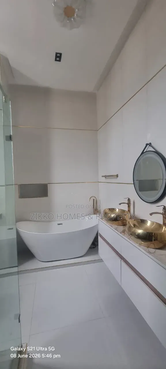 5bdrm Duplex in Chevron Toll for sale