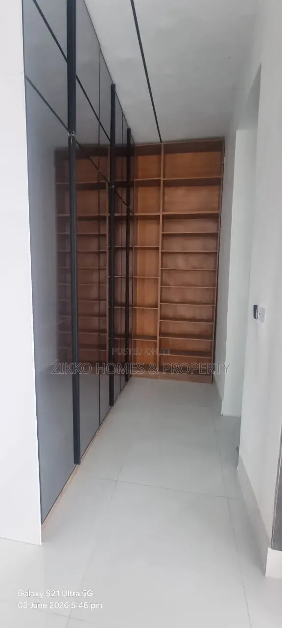 5bdrm Duplex in Chevron Toll for sale