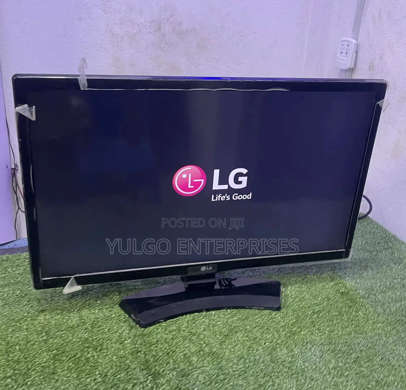 Lg 24” Led Tv With Remote Control
