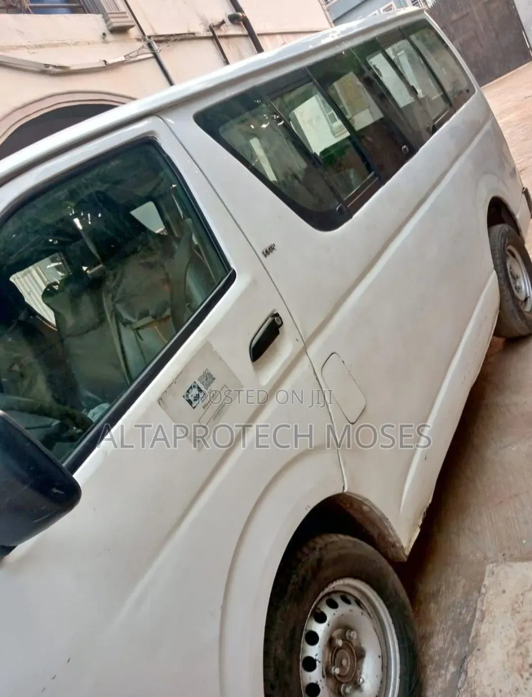 Toyota HiAce 2006 White