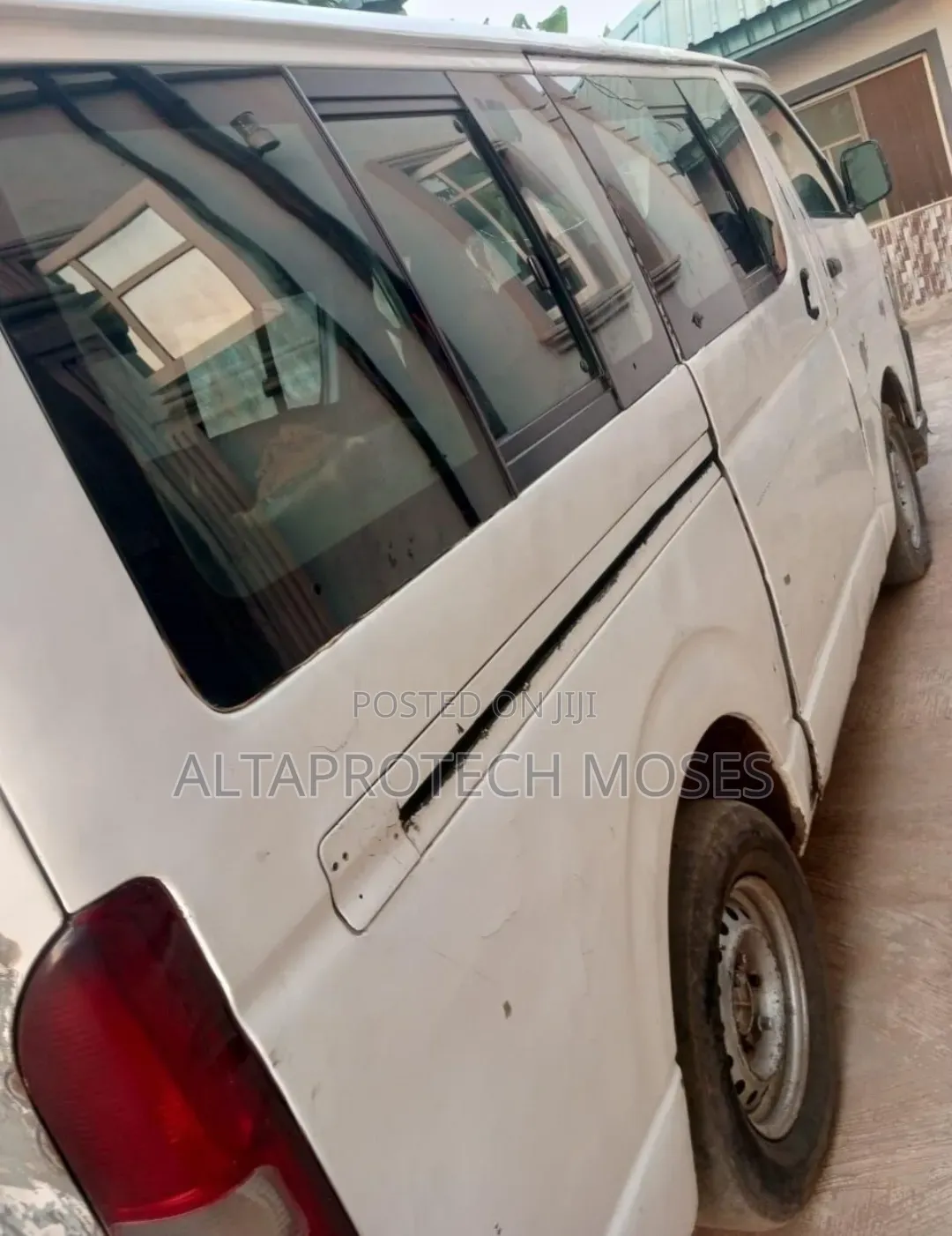 Toyota HiAce 2006 White