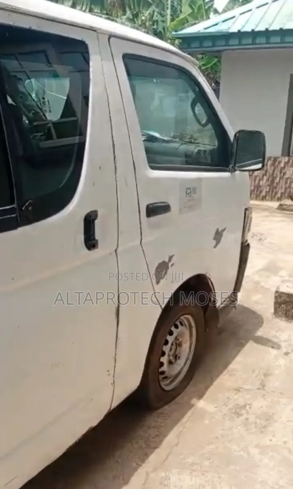 Toyota HiAce 2006 White