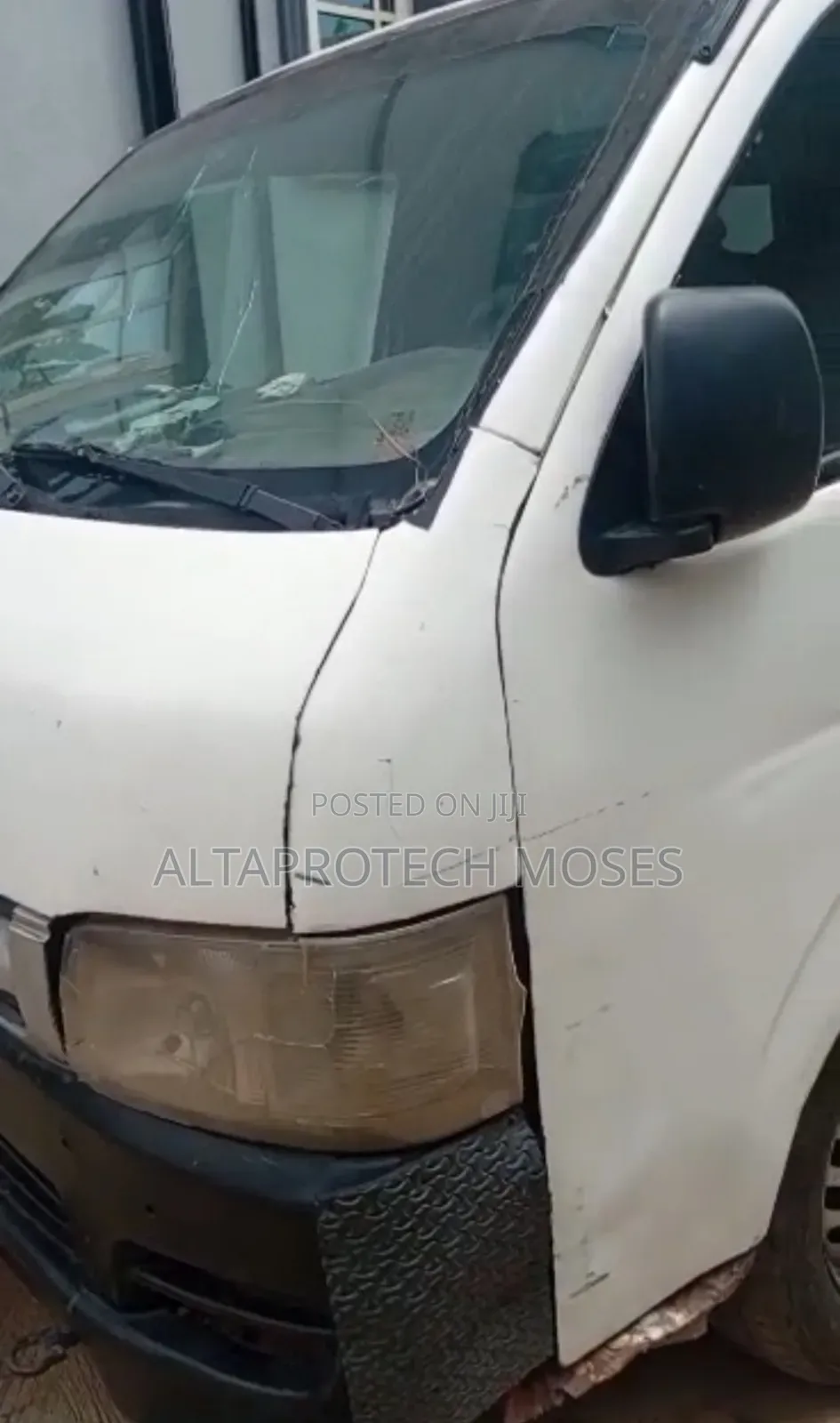 Toyota HiAce 2006 White