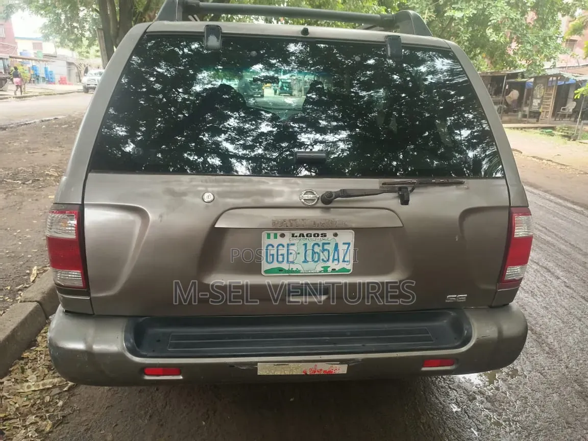Nissan Pathfinder 2003 Gray