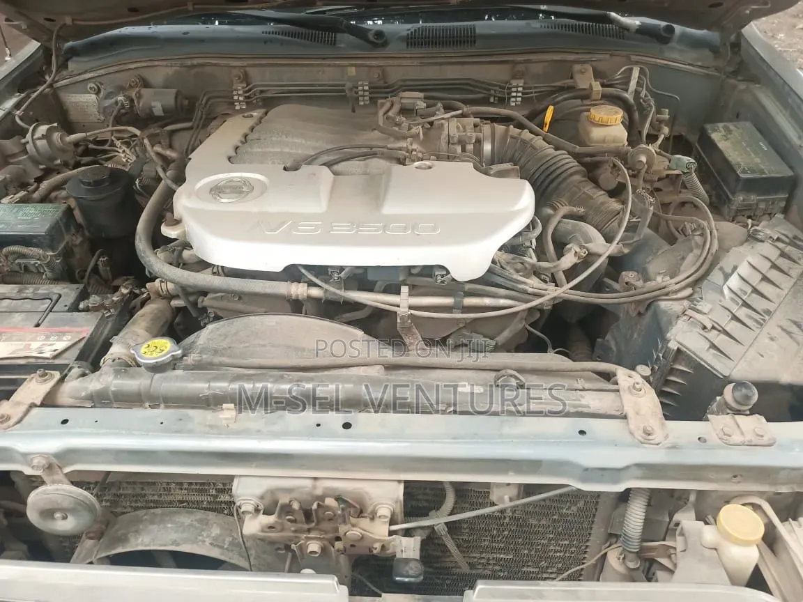 Nissan Pathfinder 2003 Gray