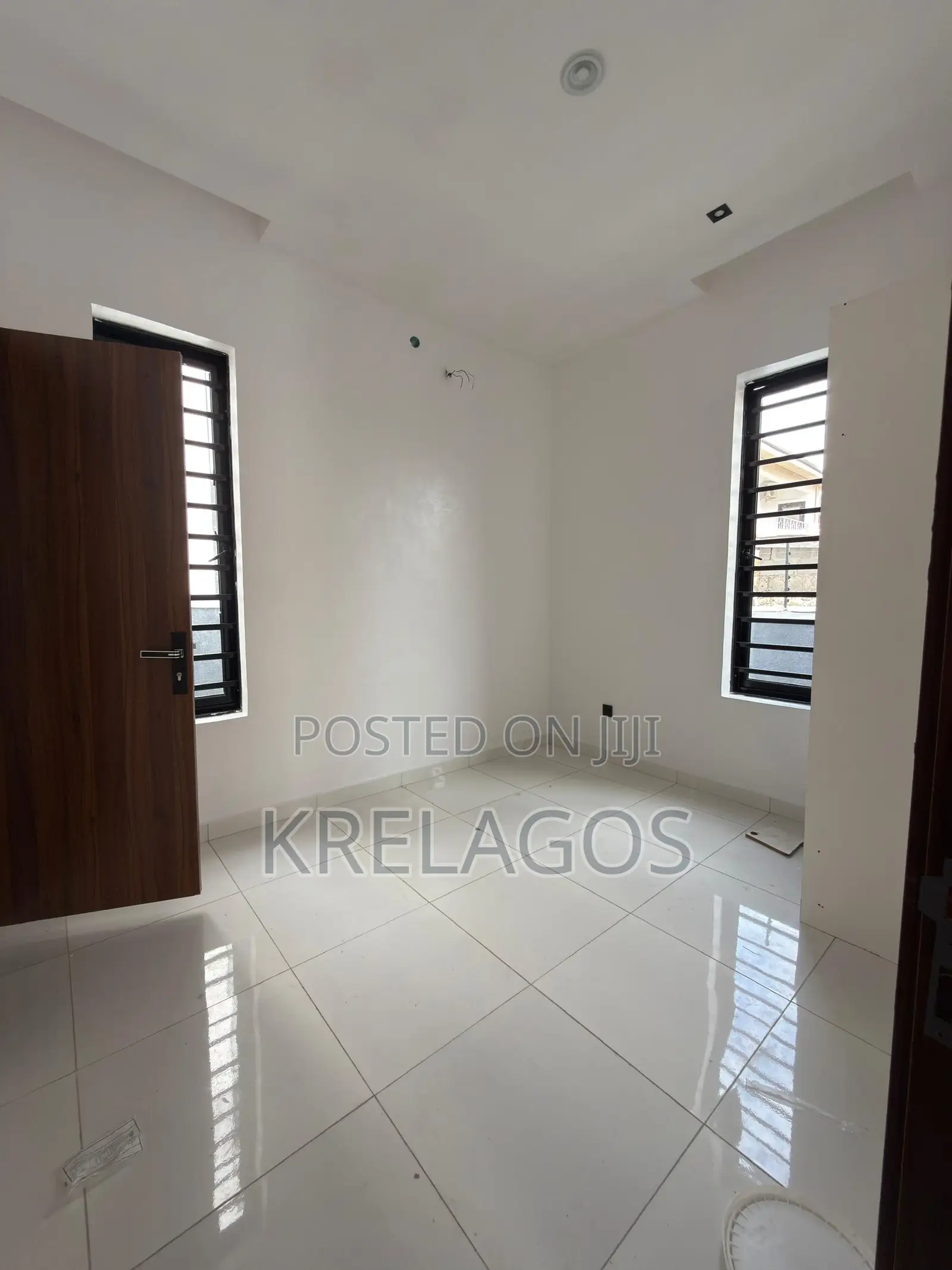 4bdrm Duplex in Olokonla for sale