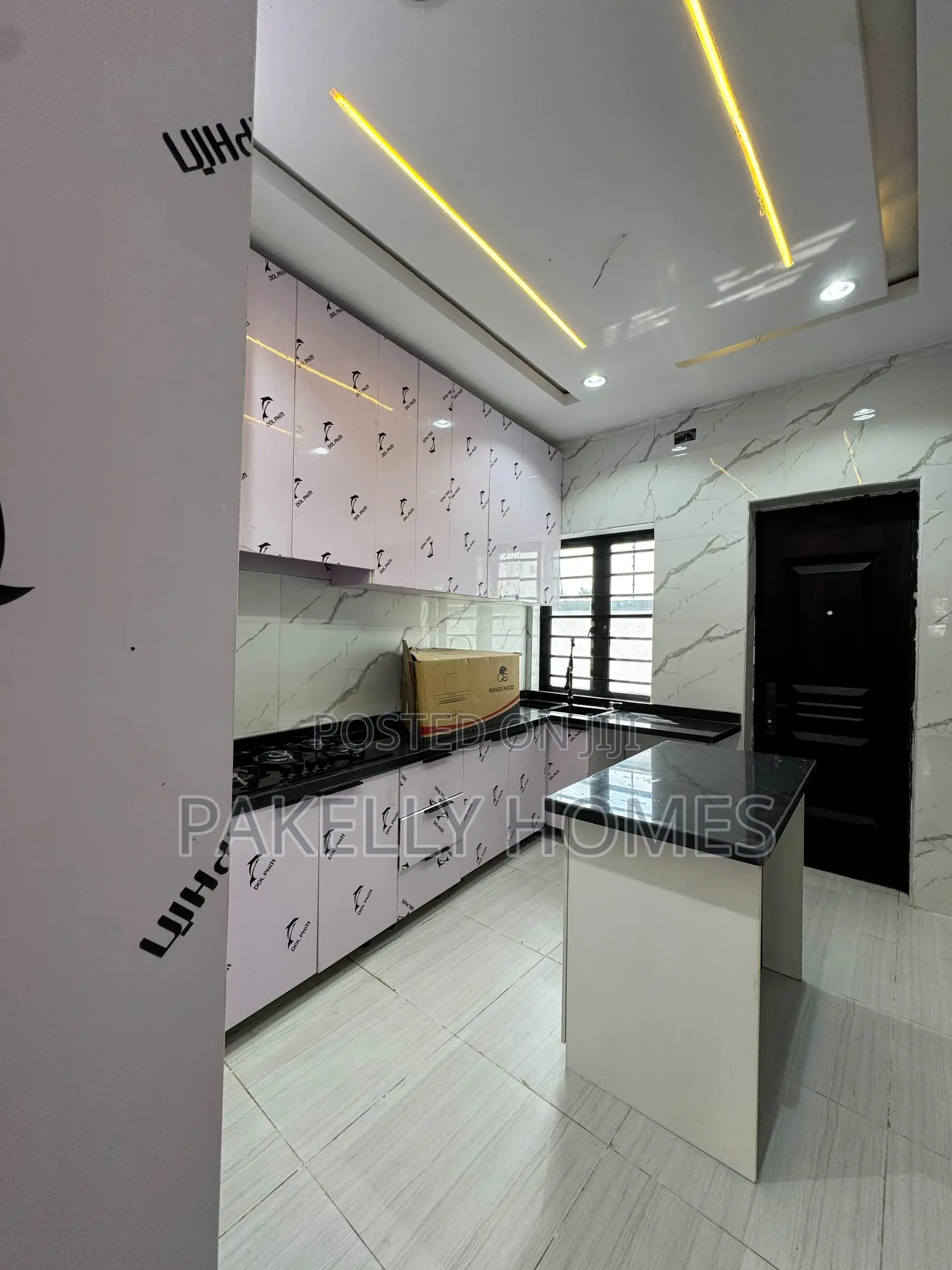 4bdrm Duplex in Thomas Estate for sale
