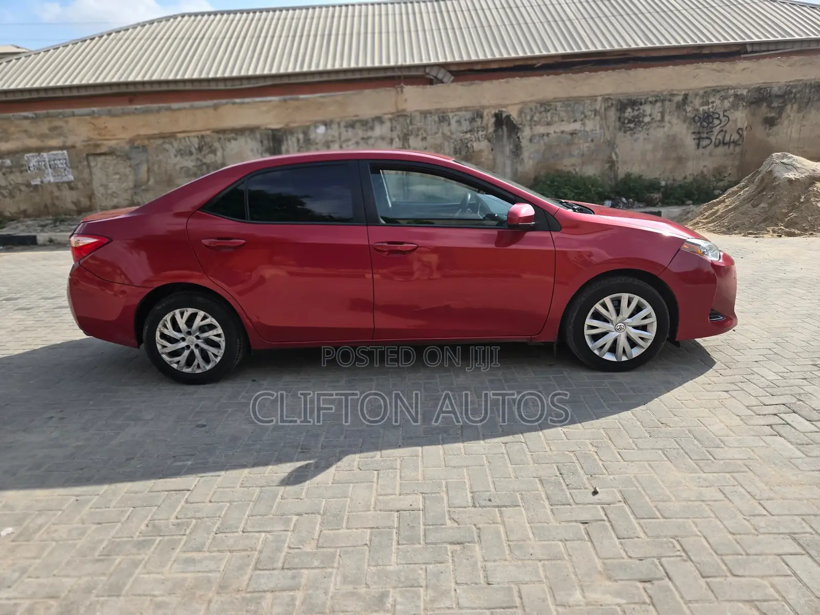 Toyota Corolla LE Eco (1.8L 4cyl 2A) 2018 Red