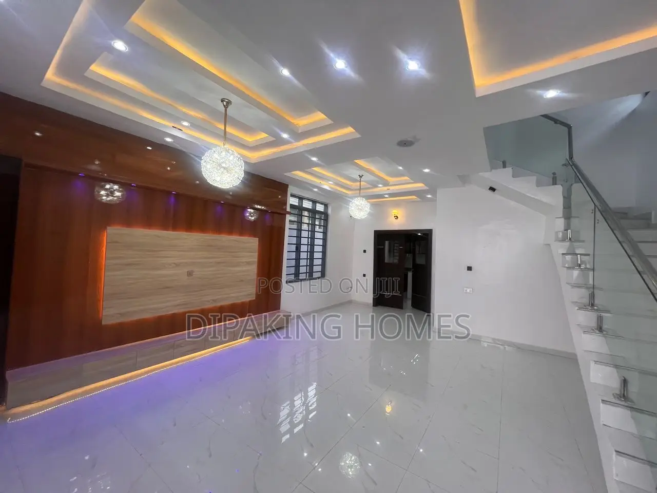 5bdrm Duplex in Ogba for sale