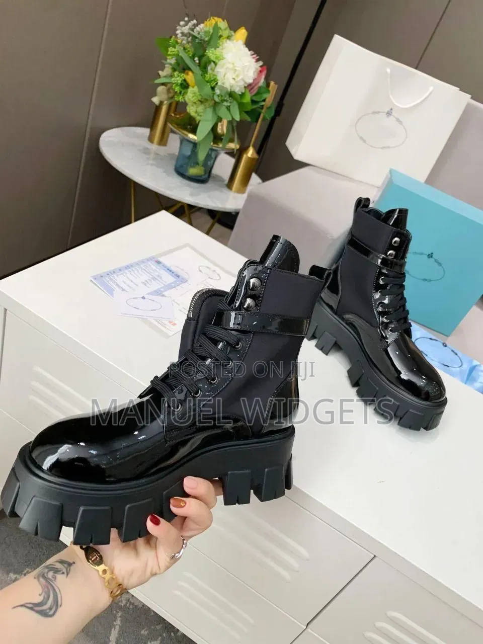 Female Fashion Boot + Matching Purse Set – Premium Quality
