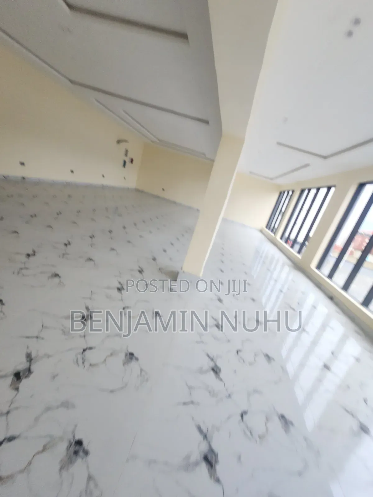 A 178.45sqm on the 1st Floor, With a Show Glass